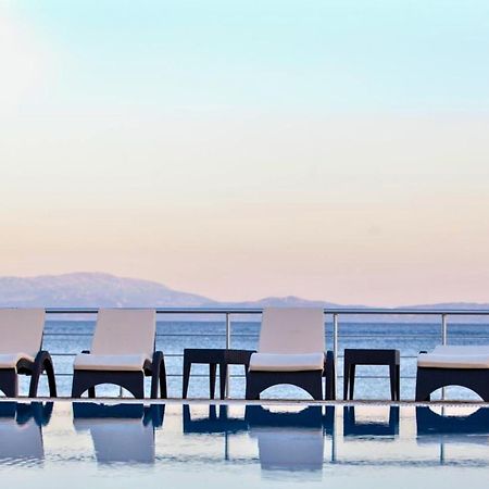 Blue Waves Luxury Suites By The Sea Plomari Eksteriør billede