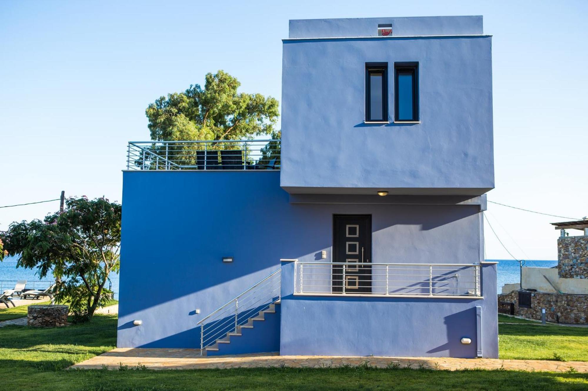 Blue Waves Luxury Suites By The Sea Plomari Eksteriør billede