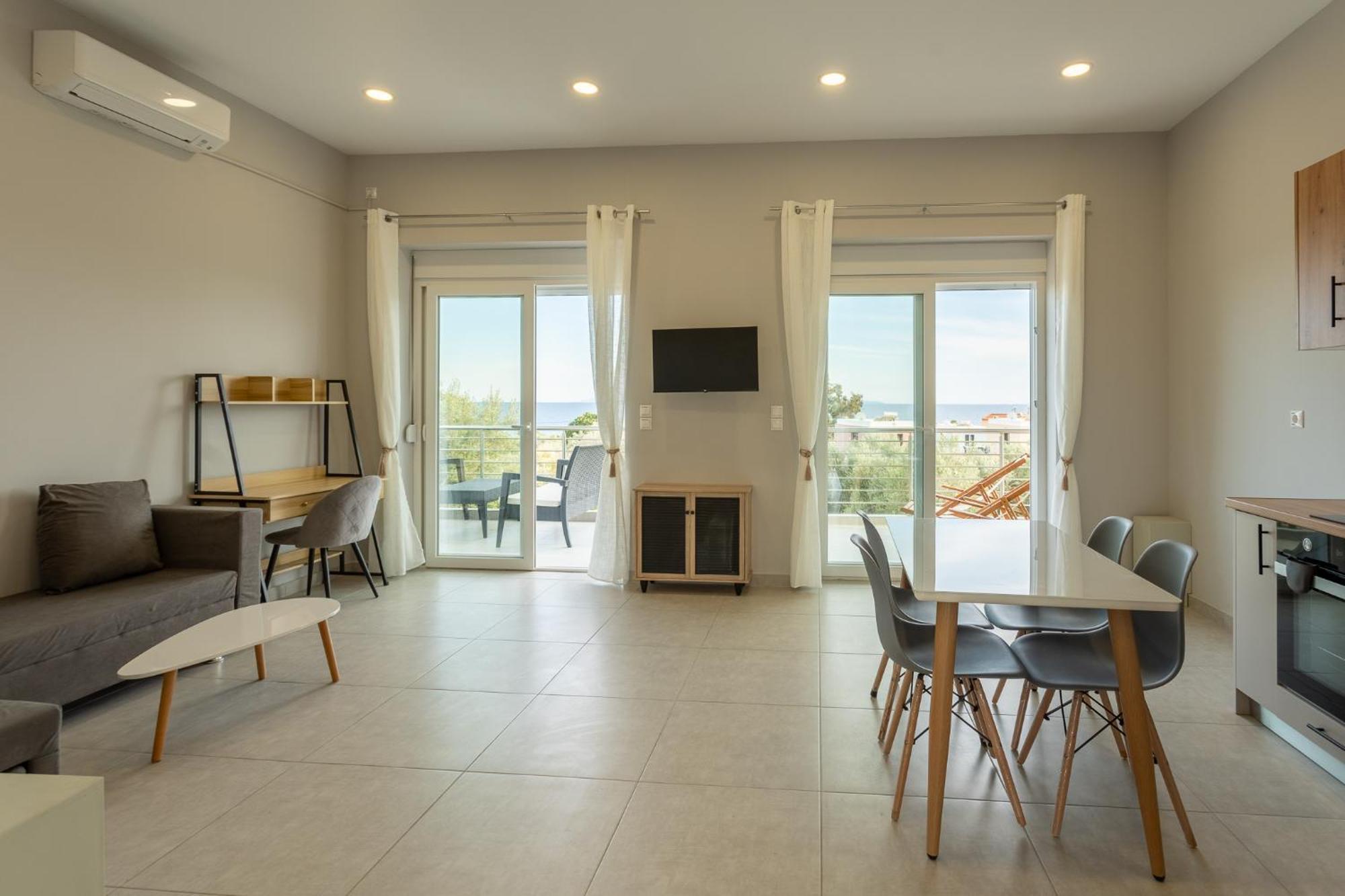 Blue Waves Luxury Suites By The Sea Plomari Eksteriør billede
