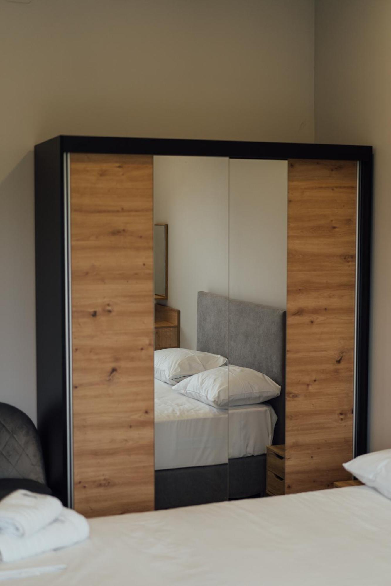 Blue Waves Luxury Suites By The Sea Plomari Eksteriør billede
