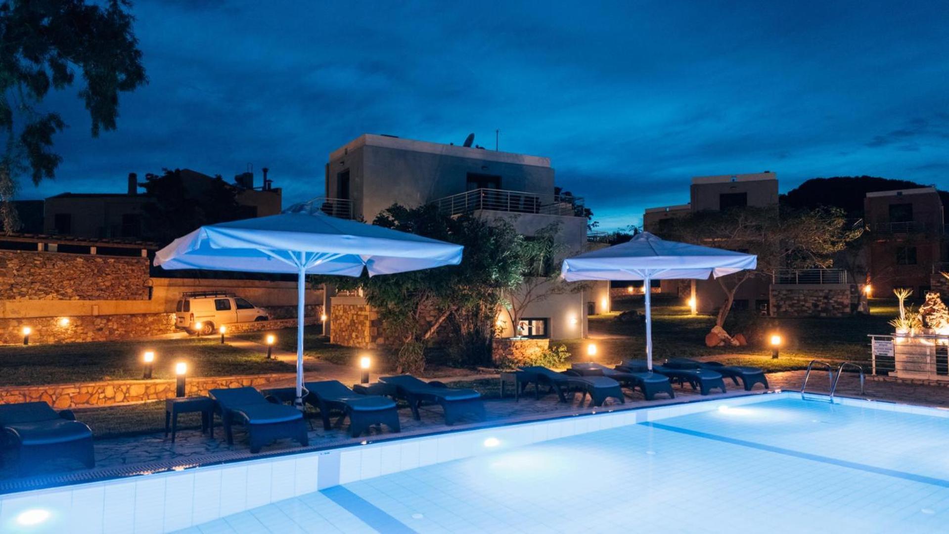 Blue Waves Luxury Suites By The Sea Plomari Eksteriør billede